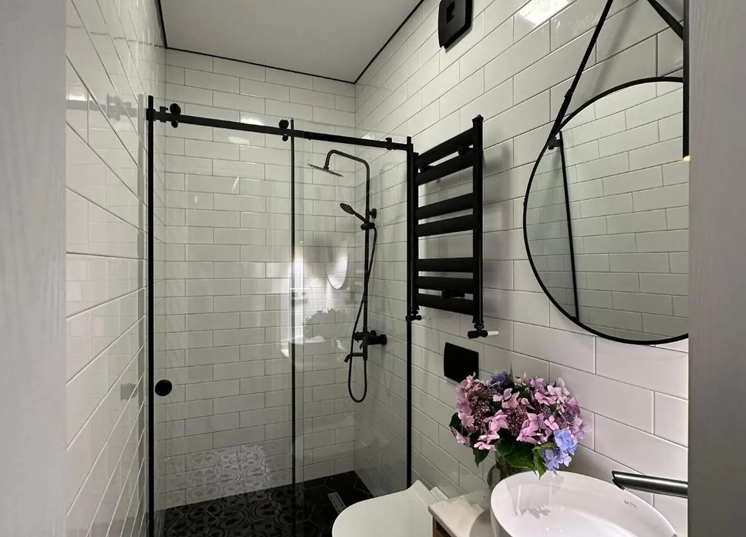 באטומי Home Side Apartment 0*,